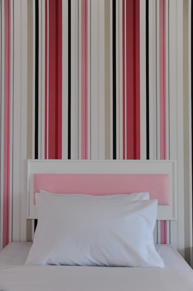 undefined Angket Hip Residence 9