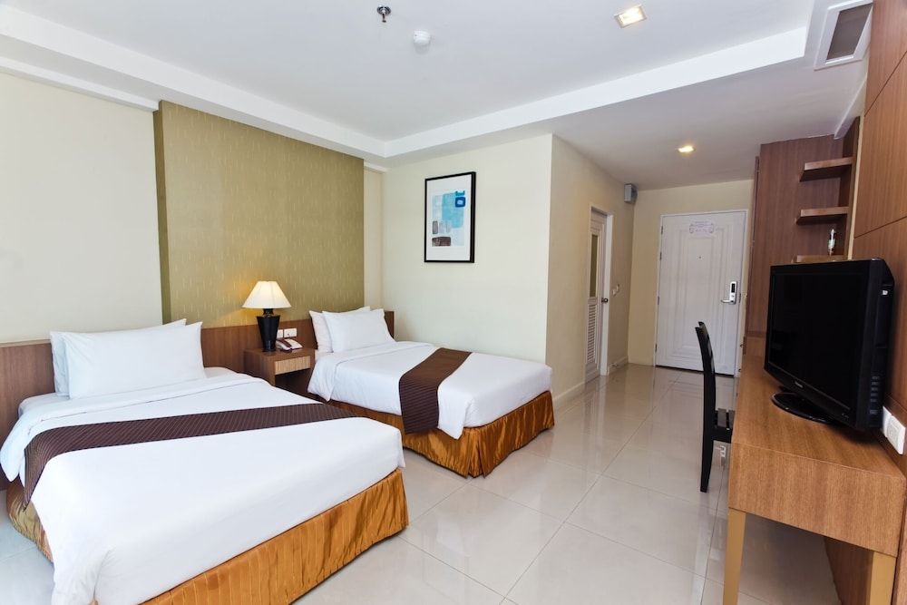 undefined Sunday Platinum Suites 8