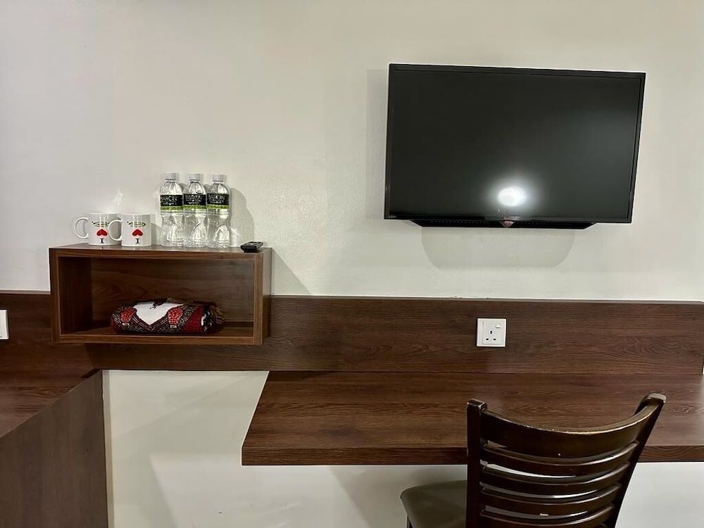 Baron Hotel Basic Double or Twin Room 5