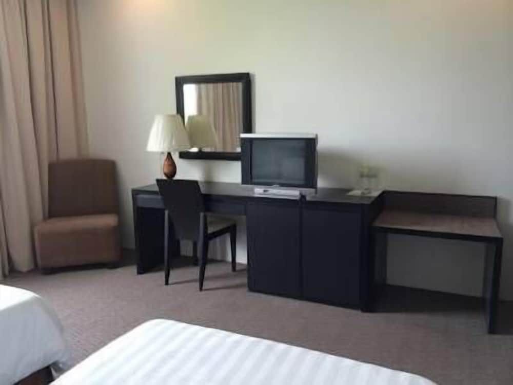 Straits View Hotel Superior Twin Room 2