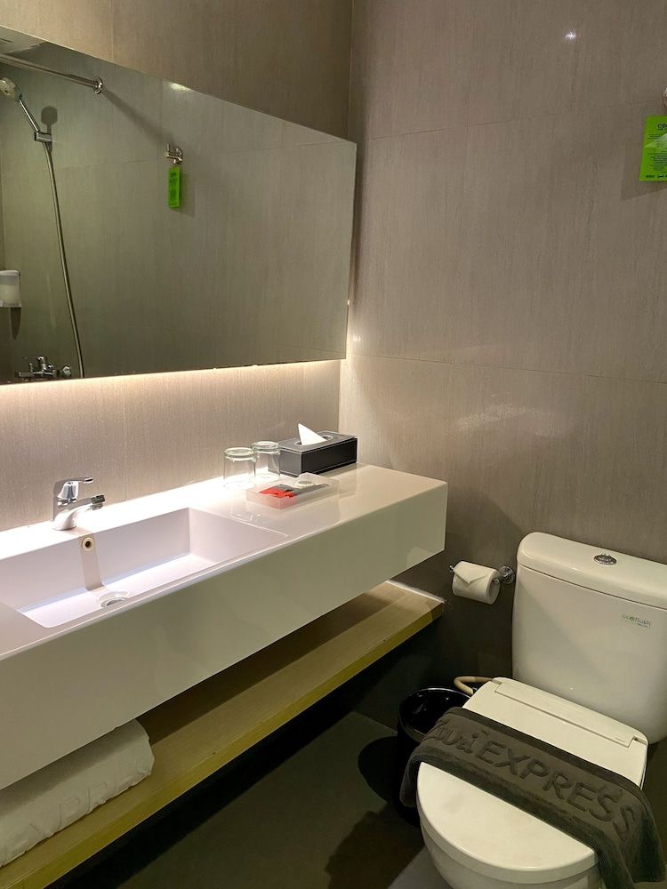 Ayda Mangga Dua d/h Zuri Express Mangga Dua Superior Twin 2