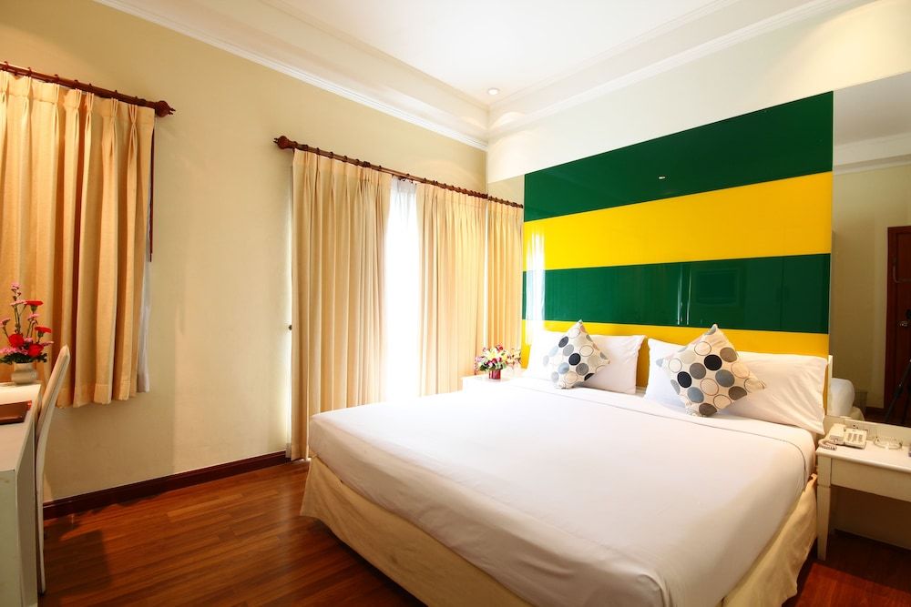 Calypzo Bangkok Superior Room 3