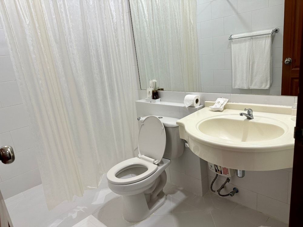 Calypzo Bangkok Superior Room 16