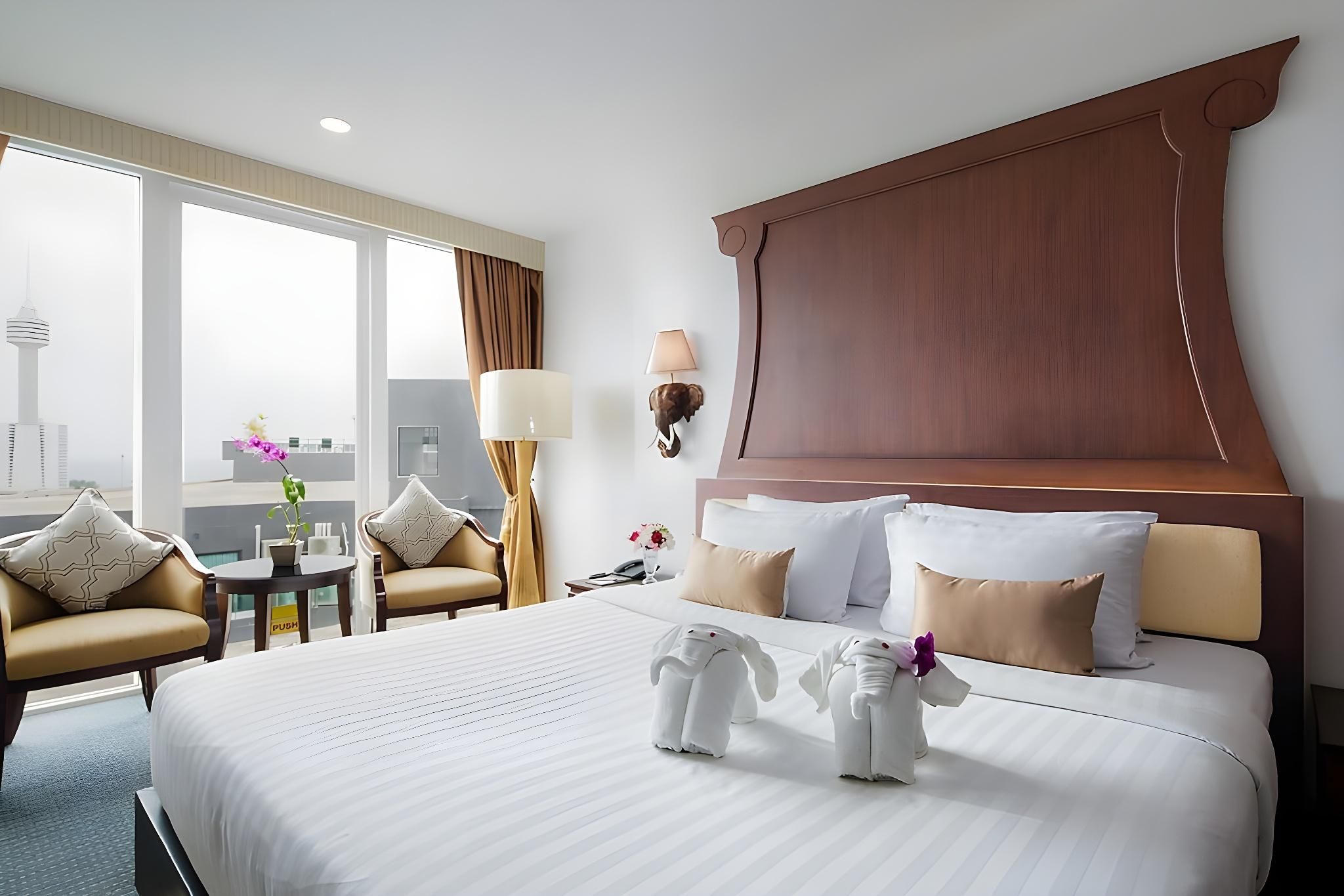 undefined Aiyara Grand Hotel 8