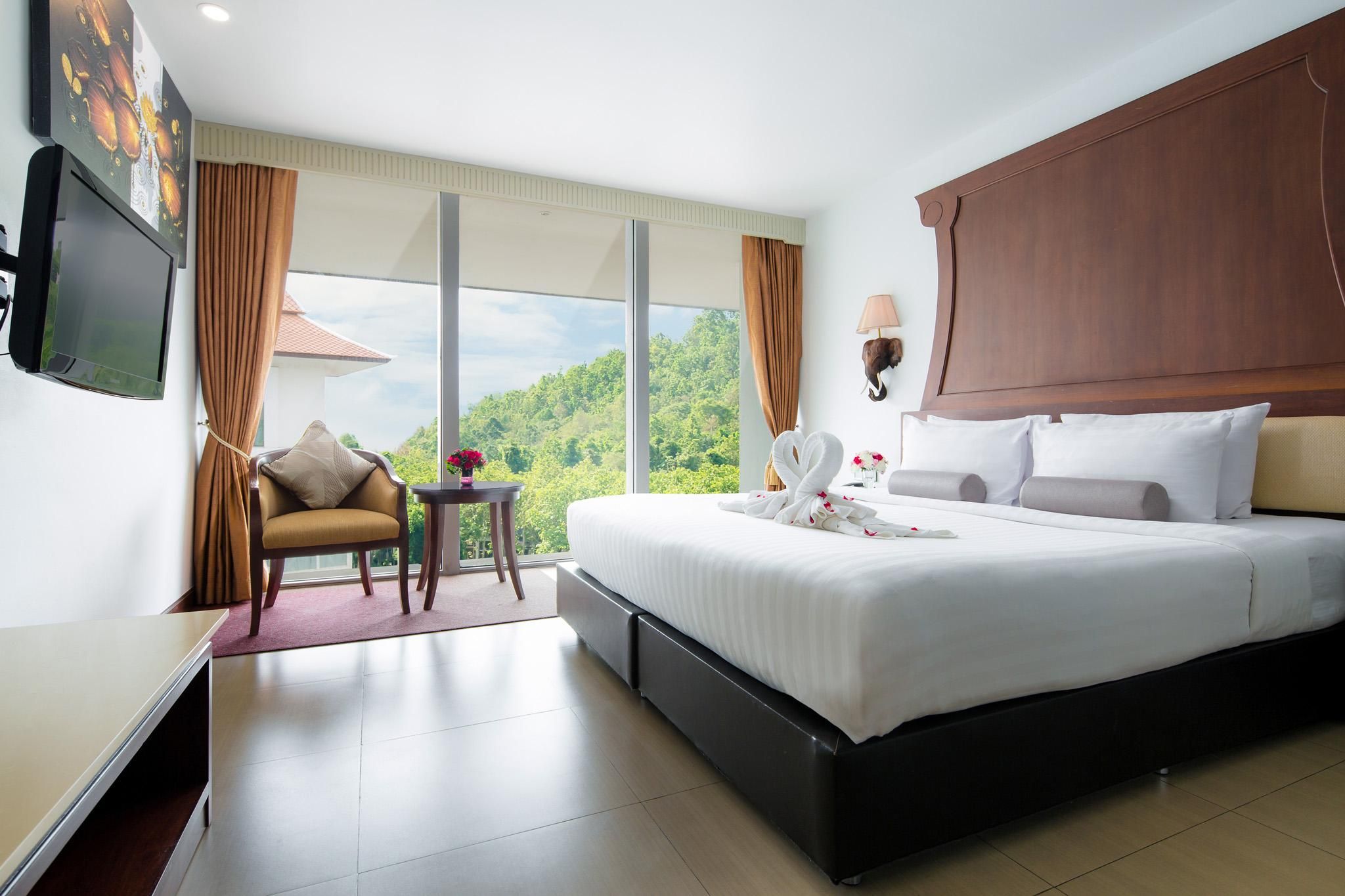 undefined Aiyara Grand Hotel 5