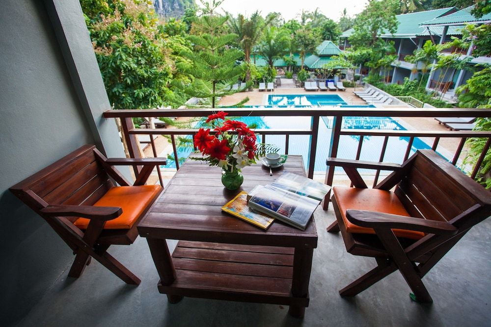 Dream Valley Resort Tonsai Beach Superior Room (With Aircon) 5