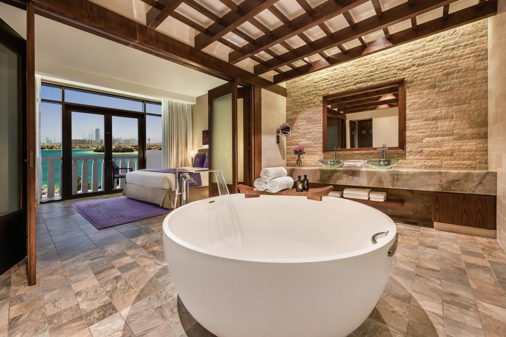 PRESTIGE SUITE SEA VIEW, 1 King Size Bed, Sofa bed, Living Room