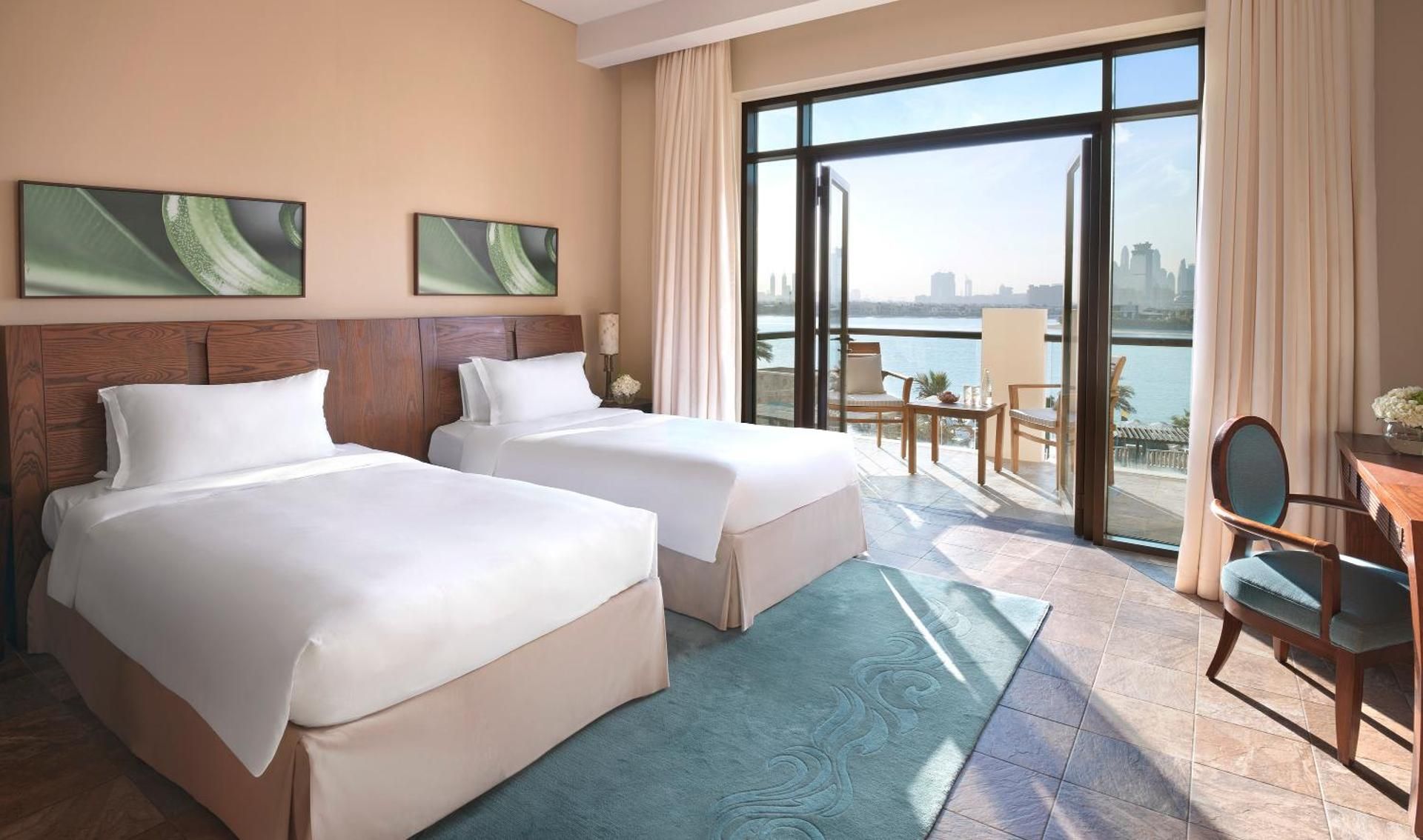 LUXURY ROOM PALM VIEW, 1 King Size Bed, Private Balcony