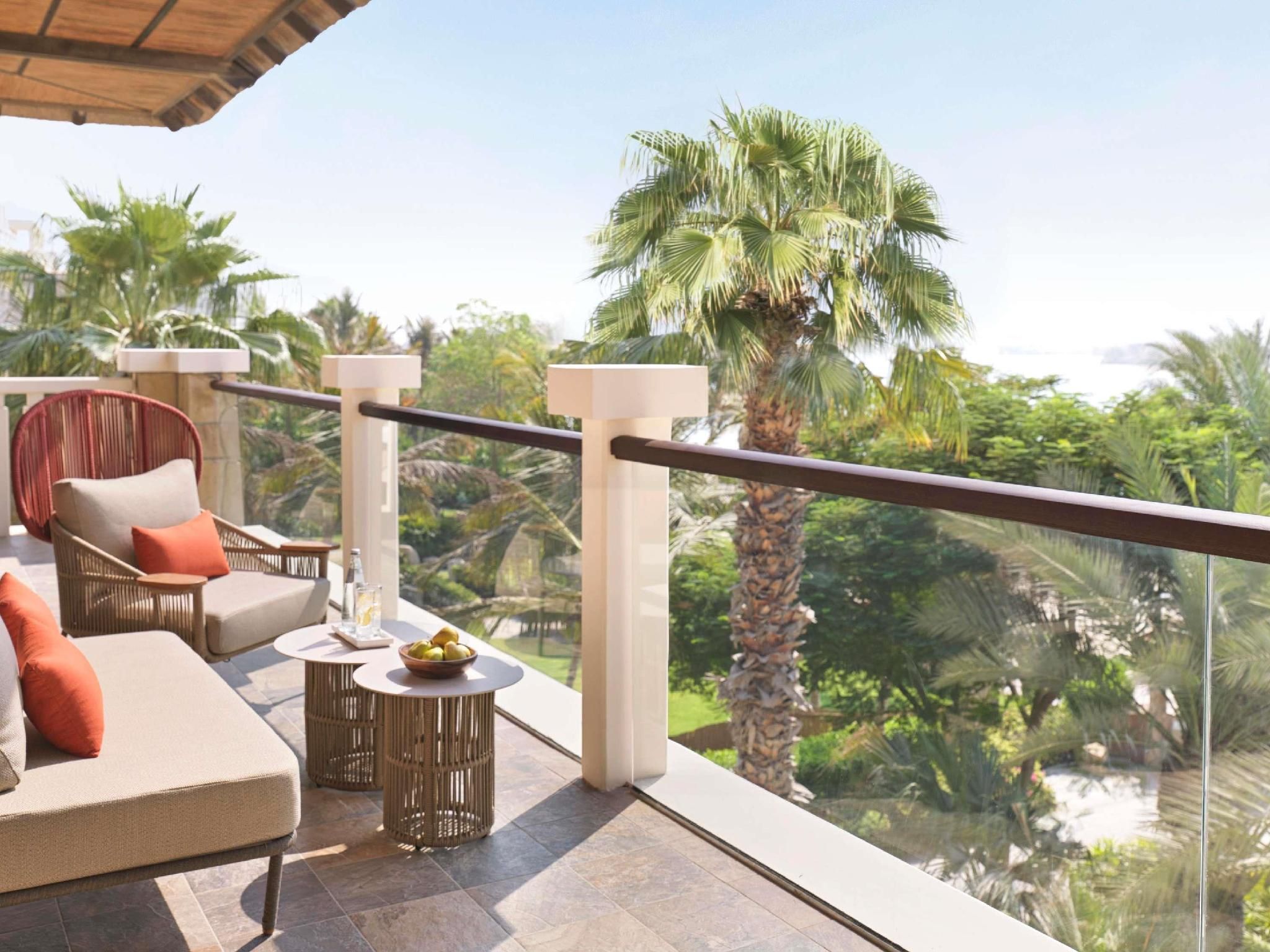 Signature Palm Suite, Sea View View, 1 bedroom, 1 king bed & 1 sofa bed