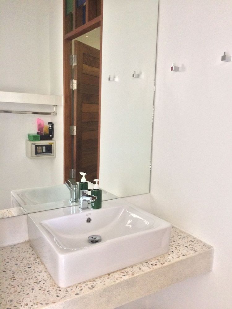 Green View Village Resort Budget Single Room 7