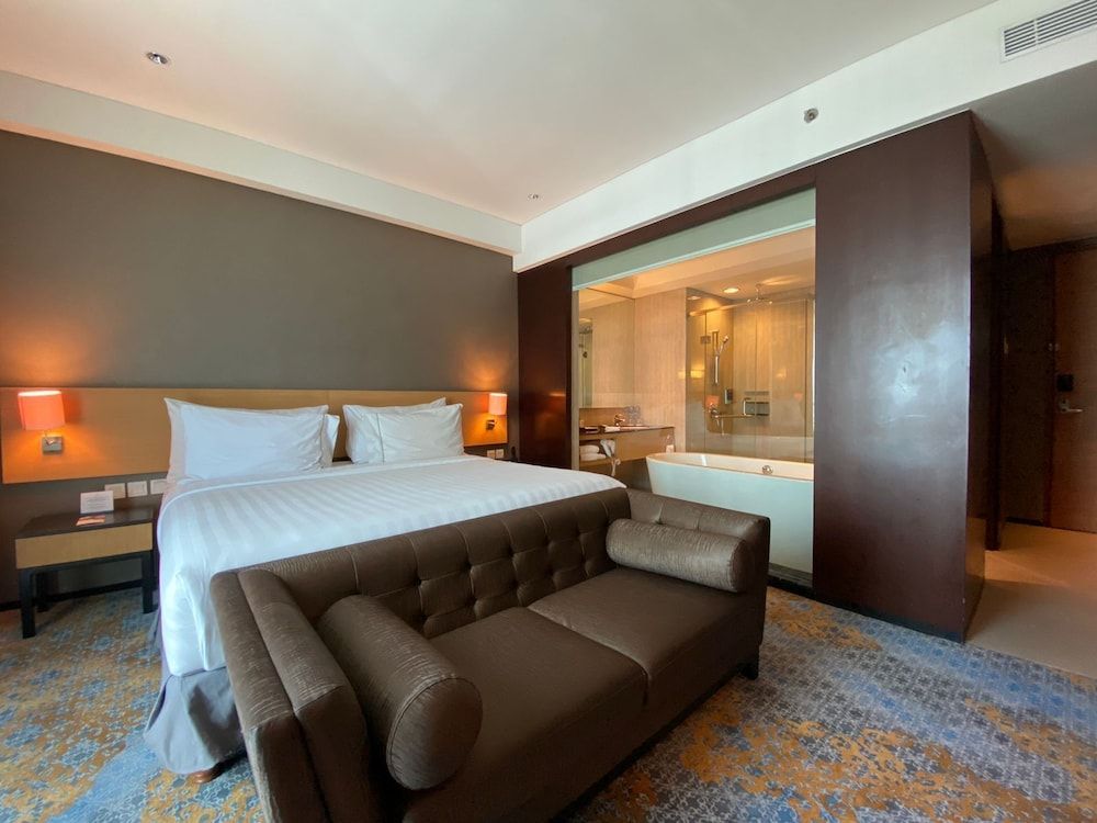 Premier Club Room