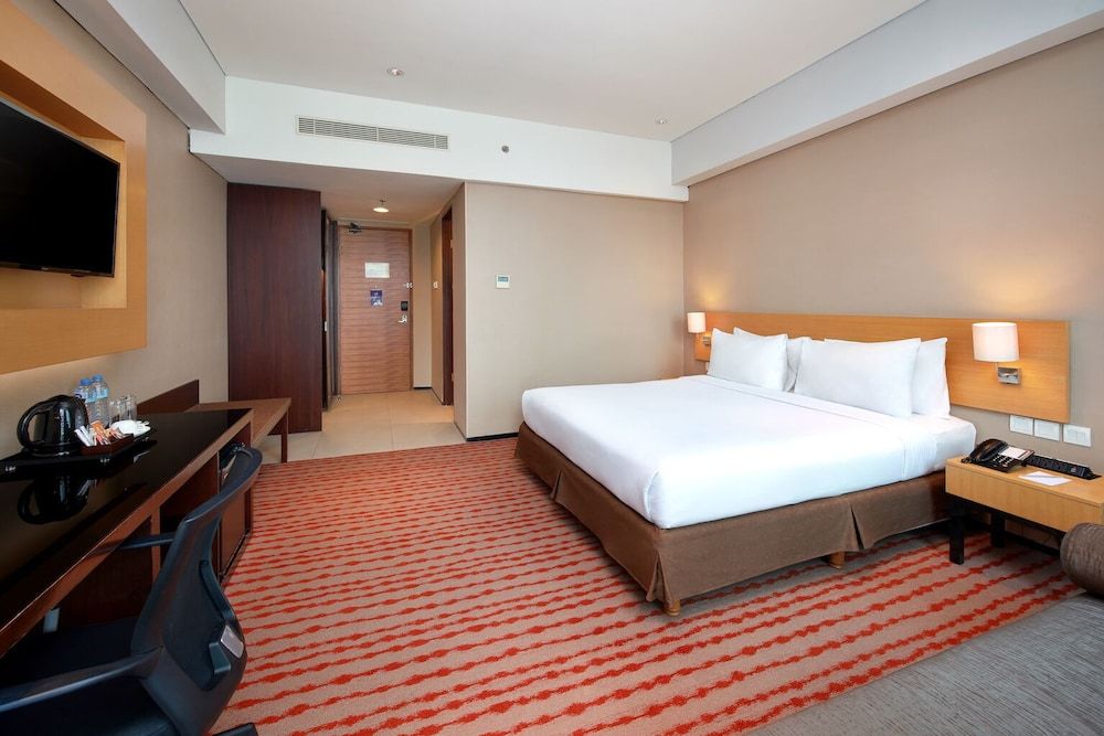 JS Luwansa Hotel and Convention Center Deluxe Room 2