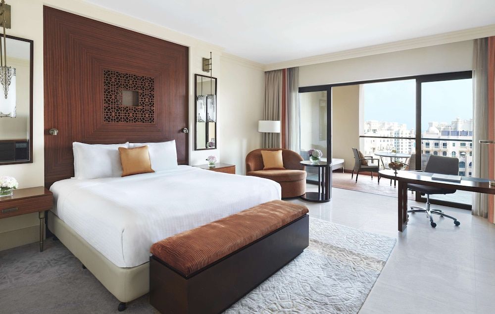 Fairmont The Palm Fairmont Heritage Room, 1 King Bed 2