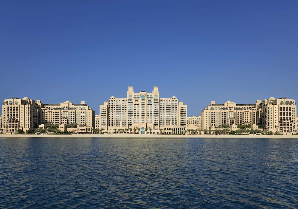 undefined Fairmont The Palm 4