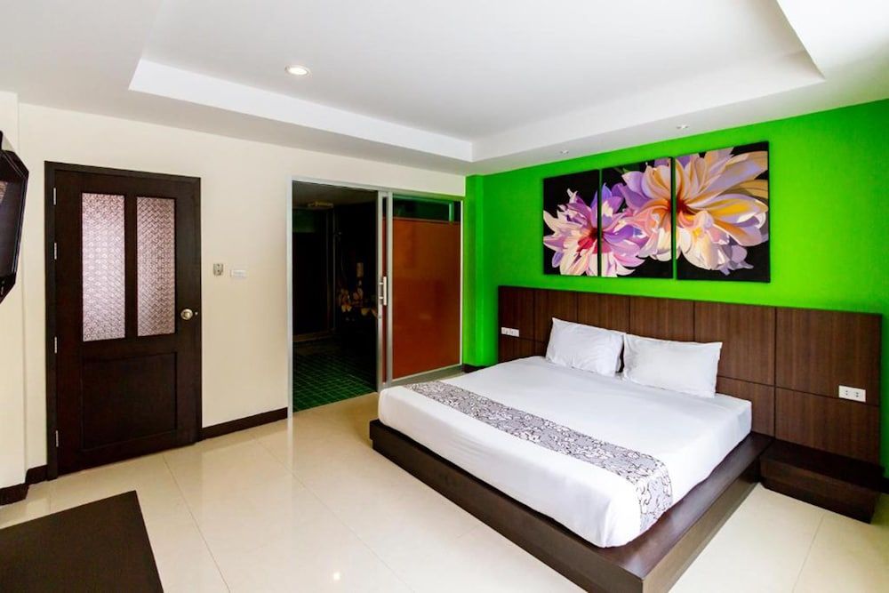 undefined The Haleeva Aonang 2