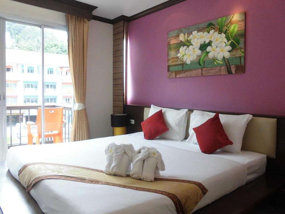 undefined The Haleeva Aonang 4