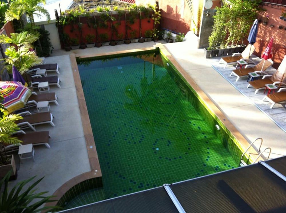 undefined The Haleeva Aonang 10