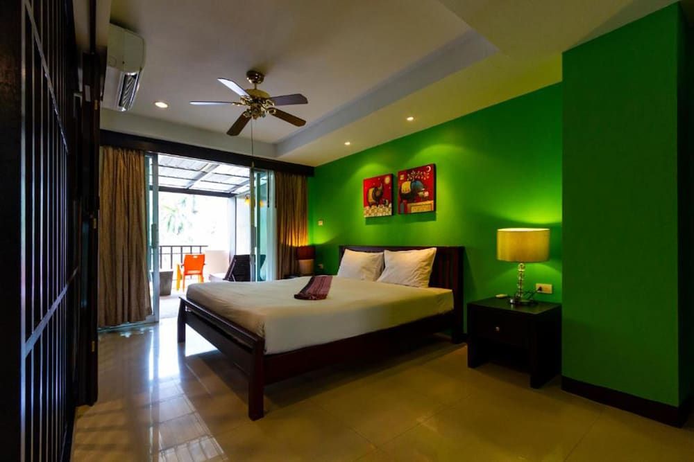 undefined The Haleeva Aonang 6