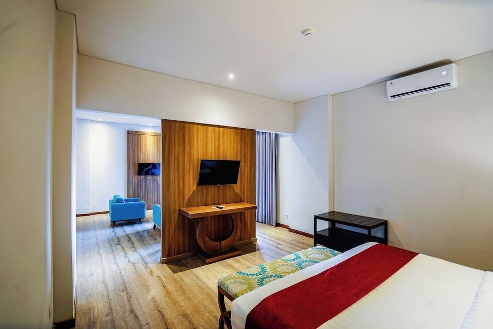 Kirana Suite with Bathtub (Free Welcome Fruit Basket Upon Arrival)