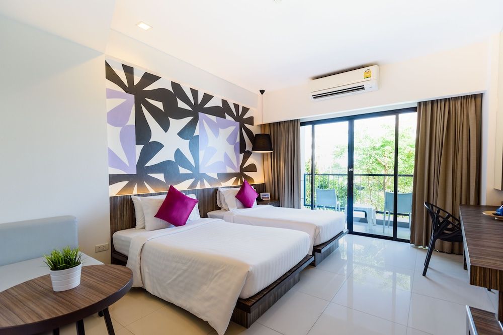 Hotel J Residence Deluxe Twin Room 4