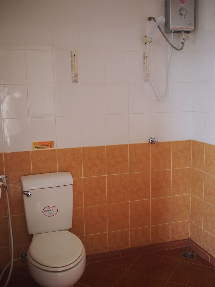 Navin Mansion 2 Standard Room 4