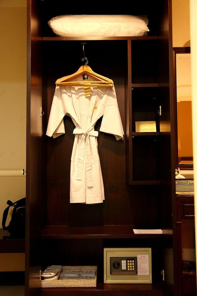 Aurum The River Place Room, River View 5