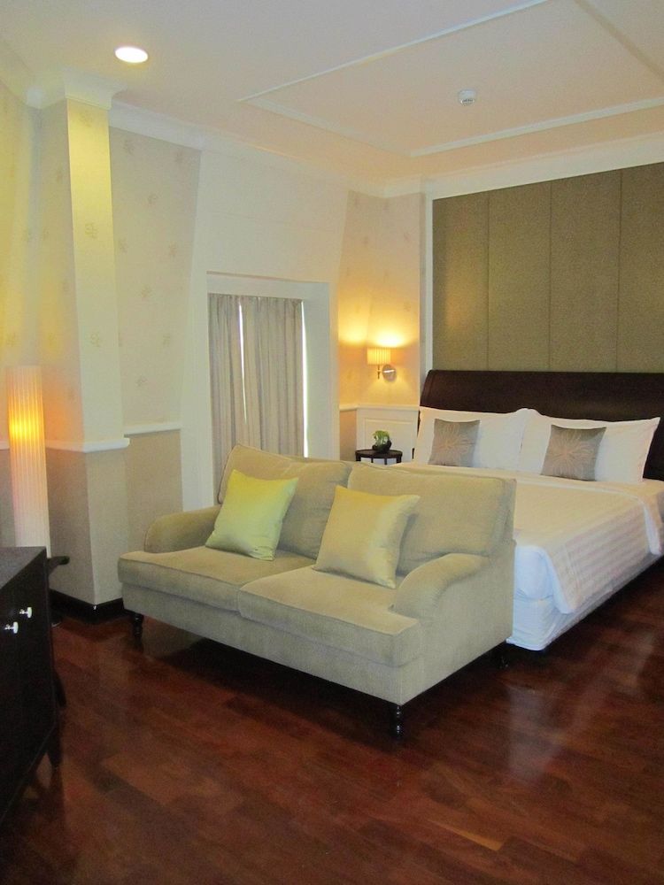 Aurum The River Place Room, River View 2