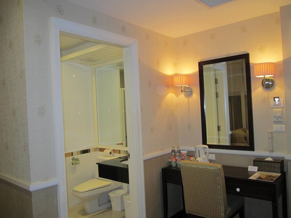 Aurum The River Place Room, River View 4