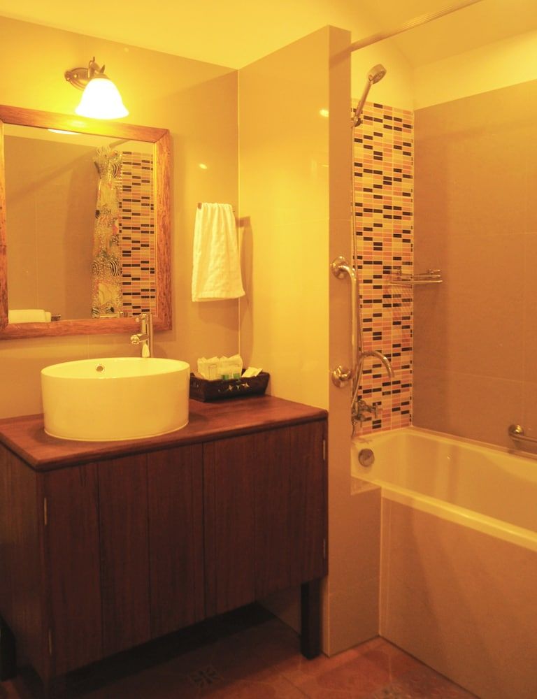 Ruen Kanok Thai House Garden View Villa 2