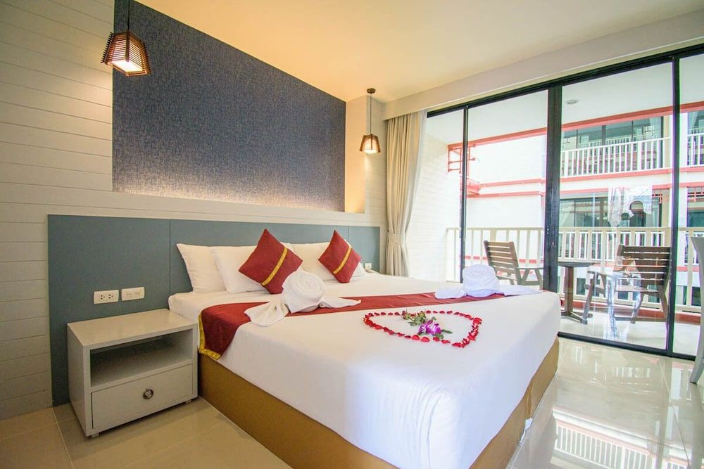 Kiang Haad Beach Hua Hin Deluxe Room, 1 King Bed, Pool View 4