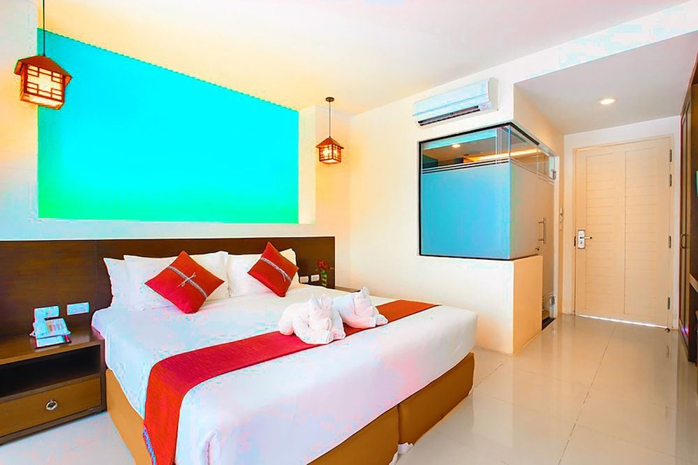 Kiang Haad Beach Hua Hin Deluxe Room, 1 King Bed, Pool View 2