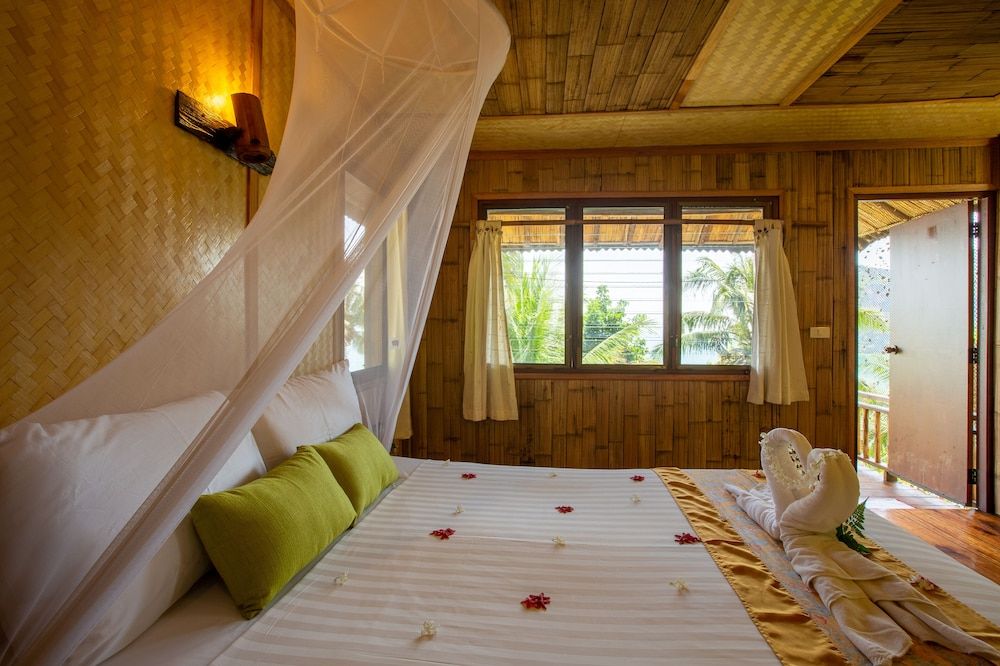 Railay Garden View Resort Bungalow, Sea View (Fan ) 6