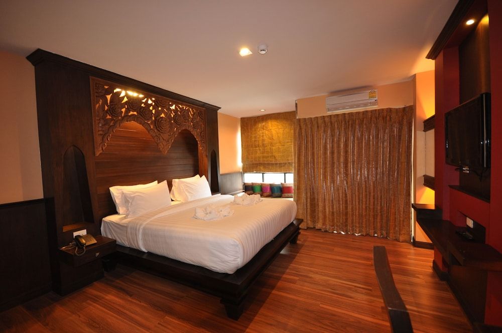 undefined Chalelarn Hotel 4