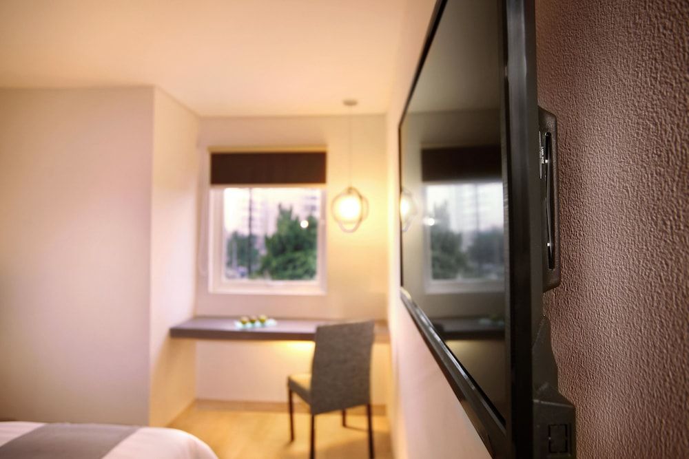 undefined NEO Hotel Mangga Dua by ASTON 5