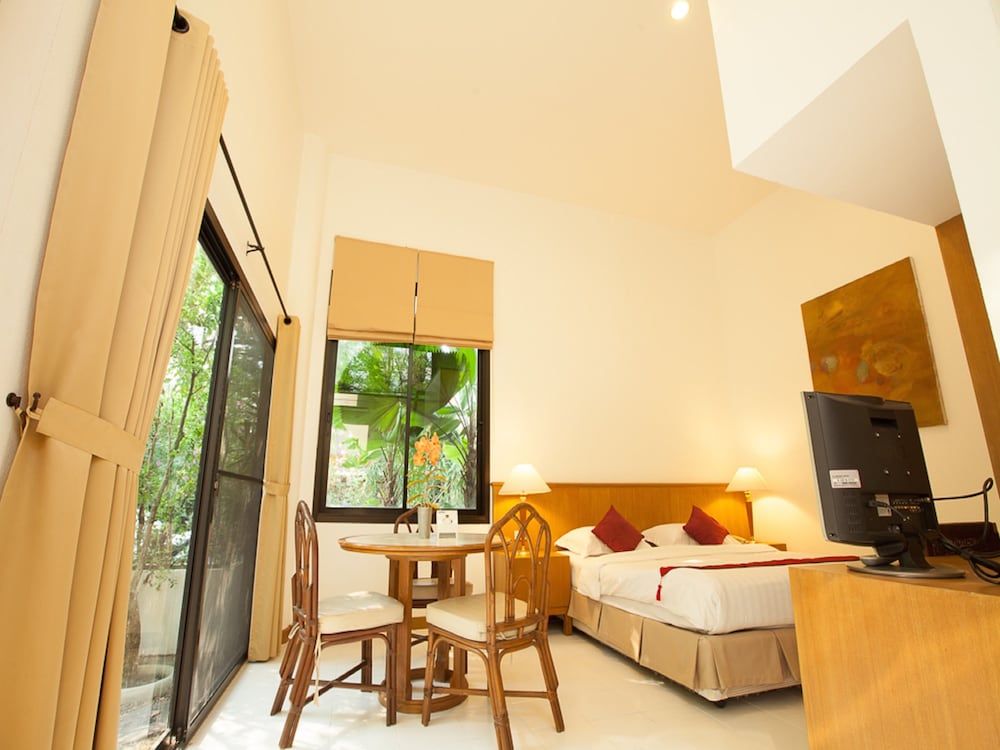 Nern Chalet Beachfront Hotel Deluxe Duplex 3 Pax 3