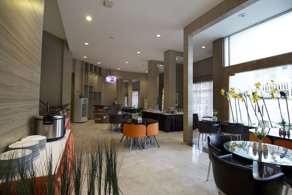 undefined The Gloria Suites Jakarta 9