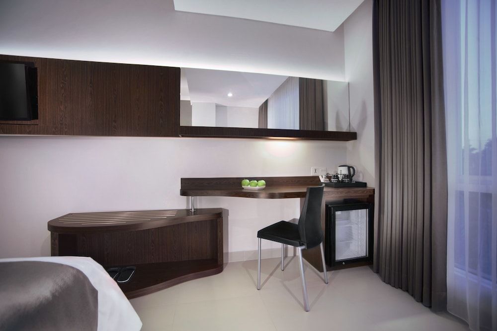 Hotel Neo Denpasar by ASTON Deluxe Room 3