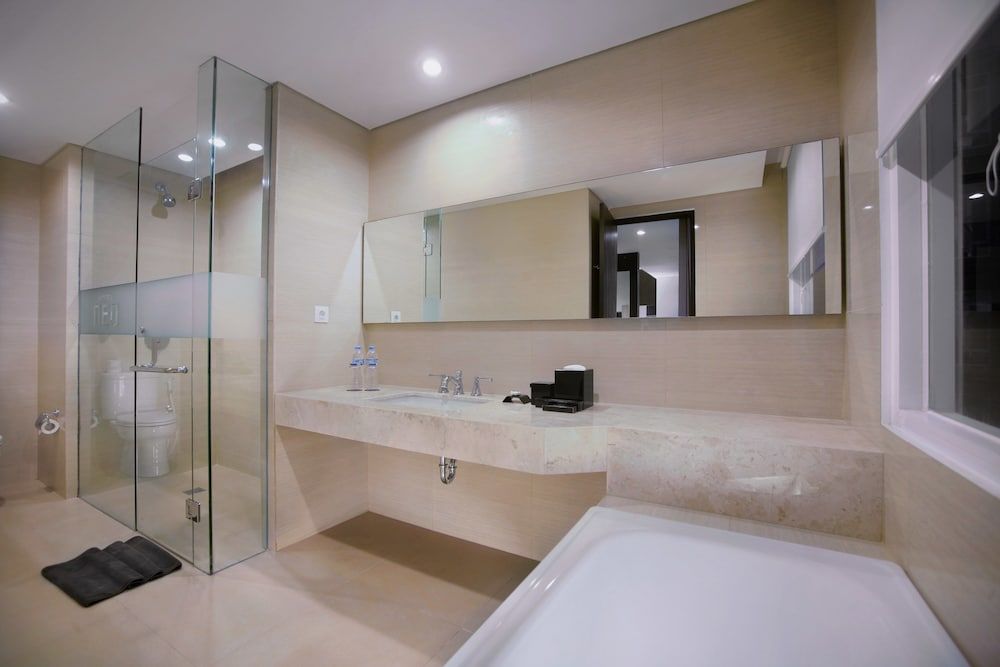 Hotel Neo Denpasar by ASTON Suite 4