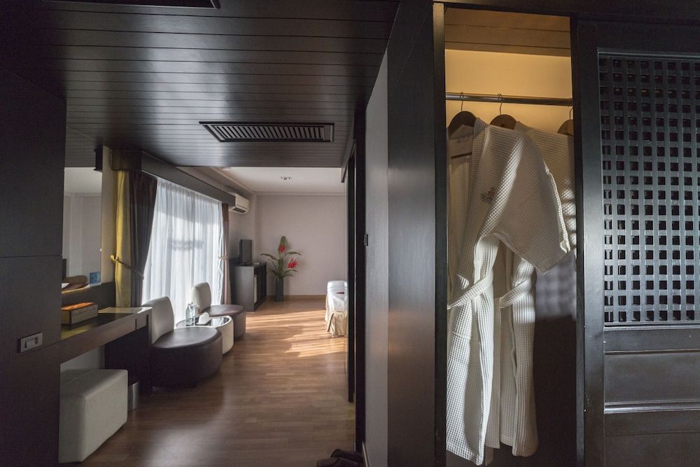 Deluxe Extra Room