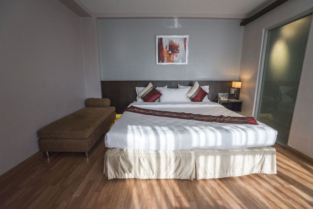 Deluxe Extra Room