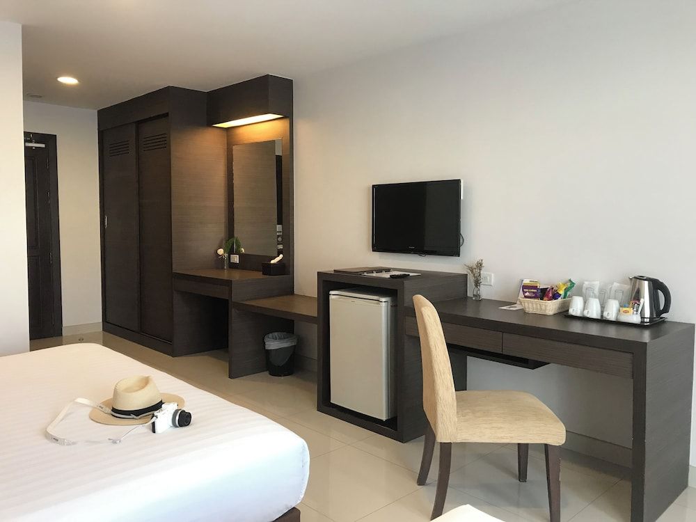 Riche Hua Hin Deluxe King Room 11