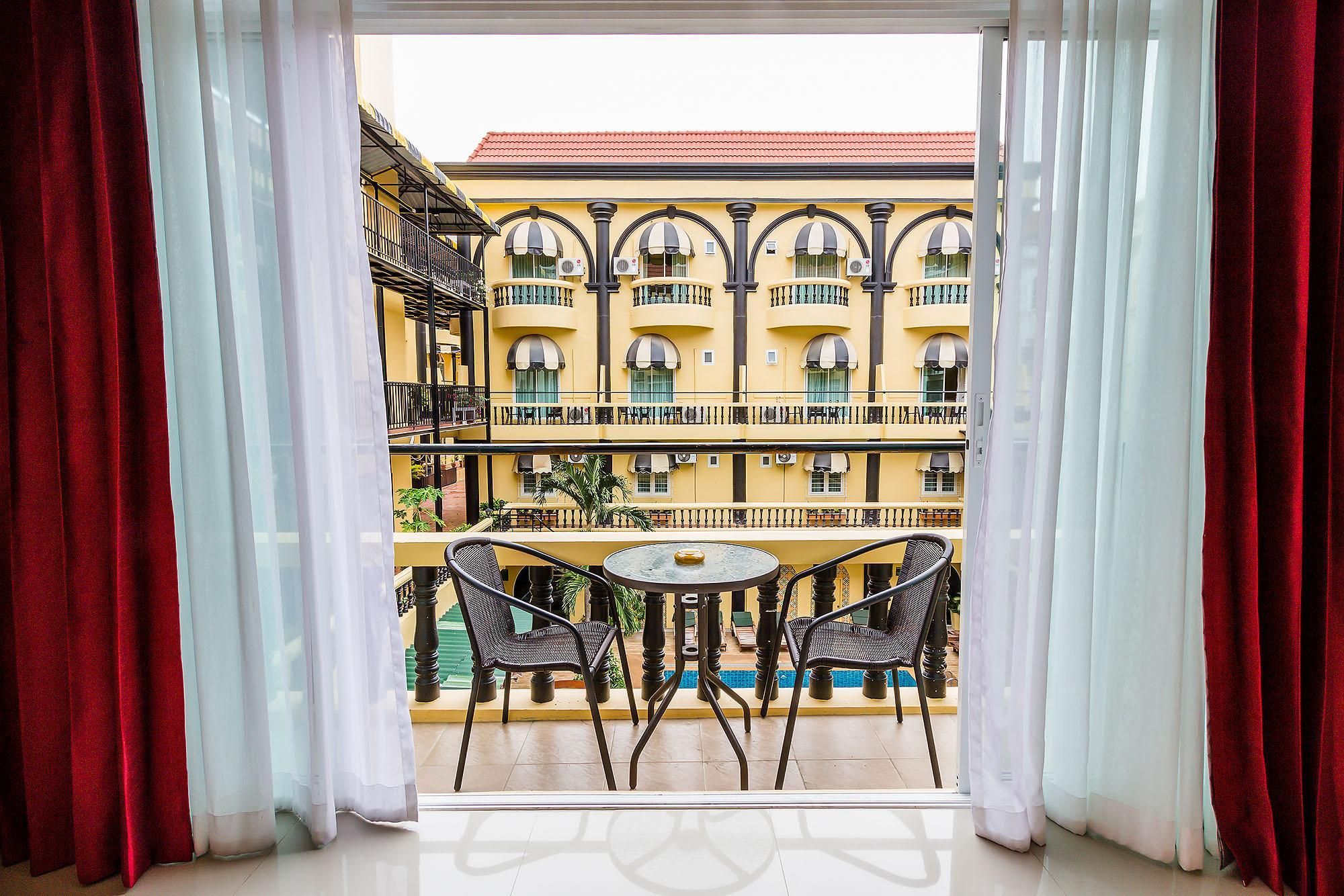 Deluxe Balcony Pool View