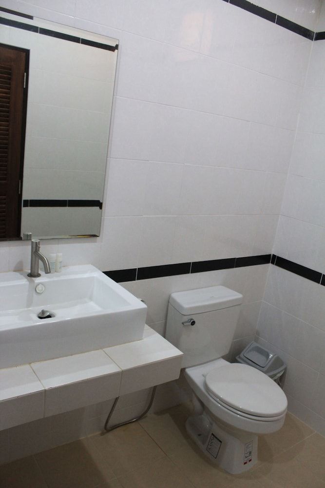 Kanlaya Park Apartment Hotel Deluxe Double Room 4