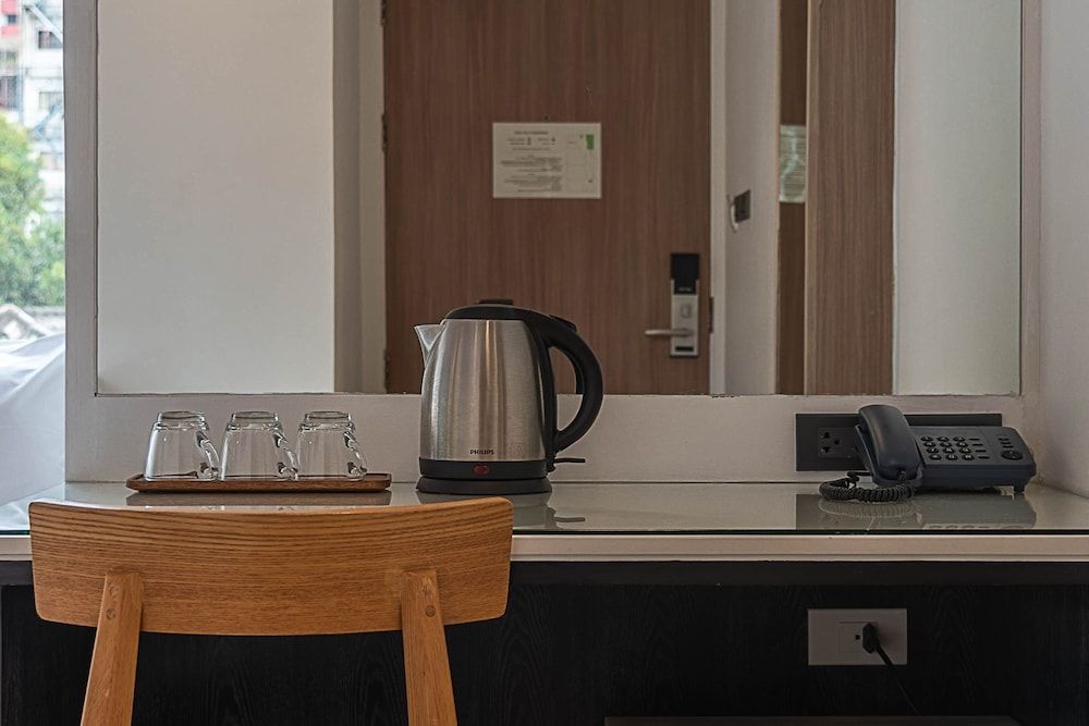 The Period Pratunam Everlasting (Deluxe) triple room 8