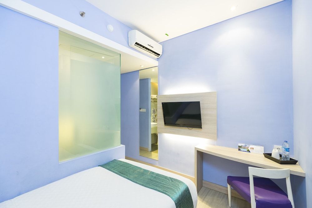 Royal City Hotel Deluxe Room 5