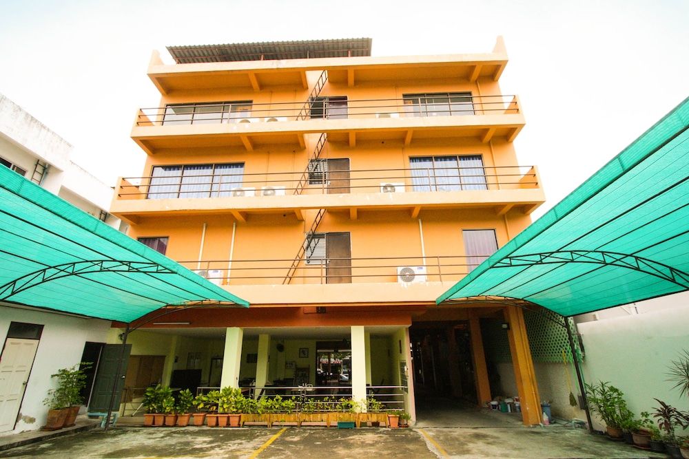 undefined Chaba Chalet Hotel 2