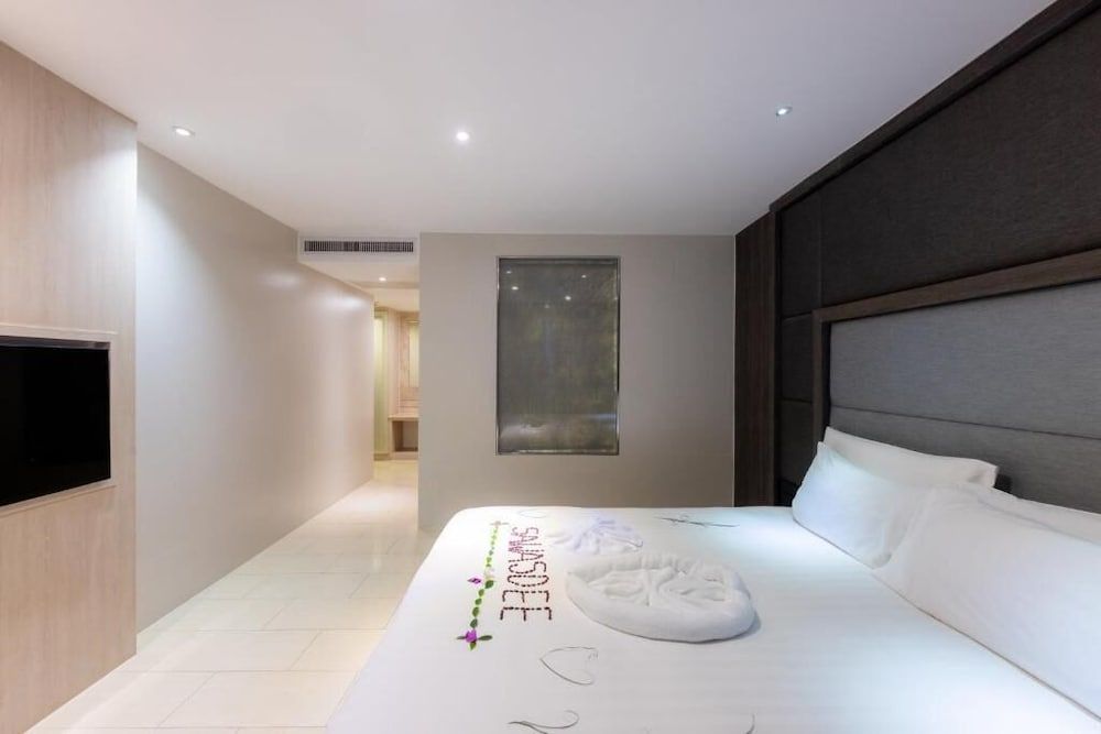 undefined SHILAT Avenue Pattaya Hotel 2