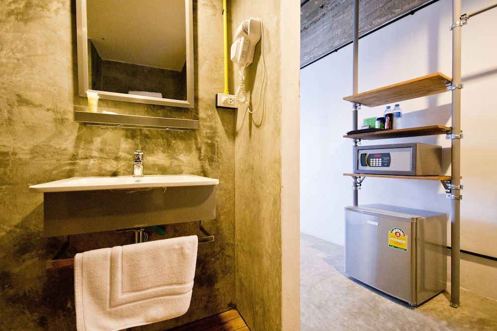 undefined Quip Bed & Breakfast Phuket Hotel 9