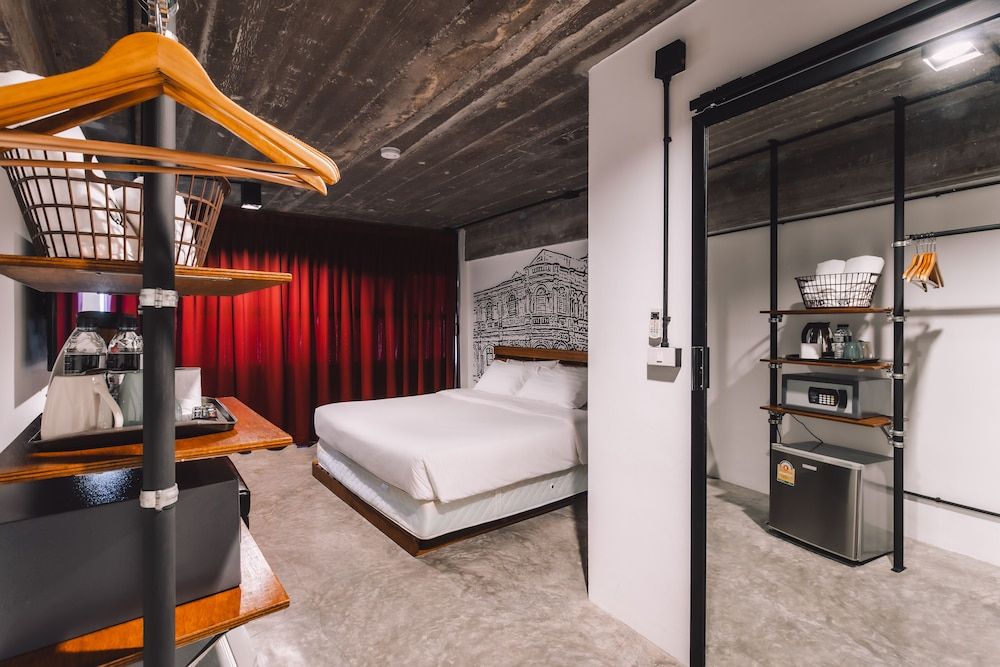 undefined Quip Bed & Breakfast Phuket Hotel 3