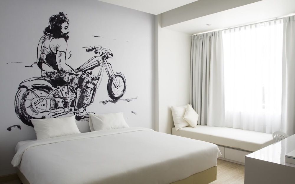 Beat Hotel Bangkok Deluxe King Room 8